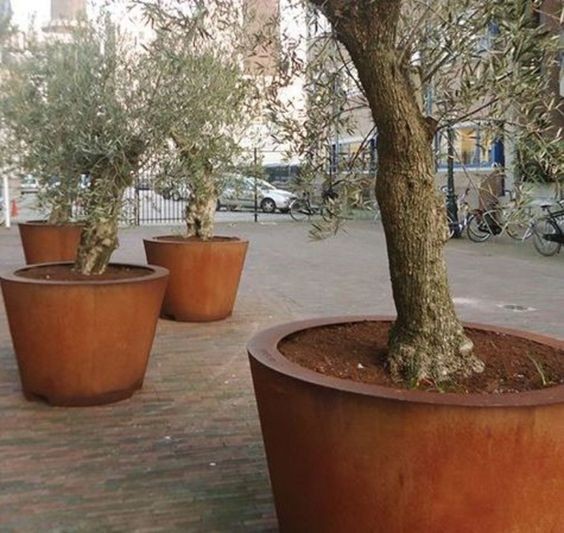 Free Standing Garden Outdoor Durable Planter Pot
