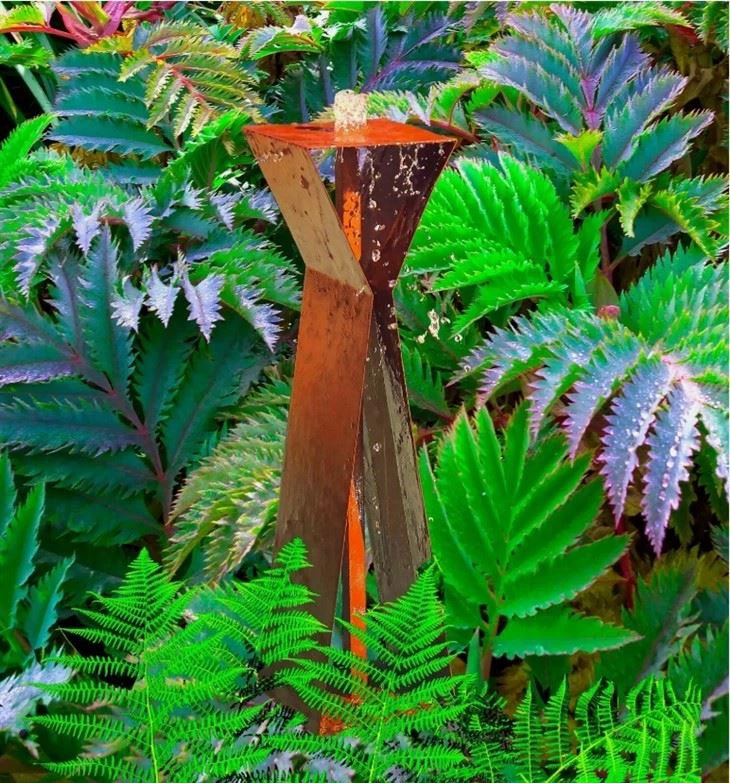 Vrtna metalna fontana