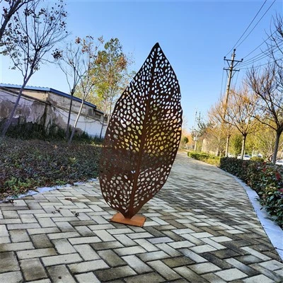 Metalne čelične skulpture za van