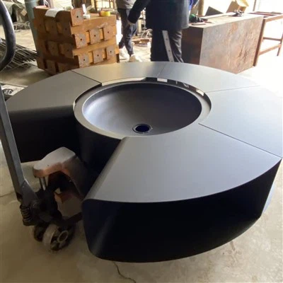 Vanjske jame za lomače sa stolom